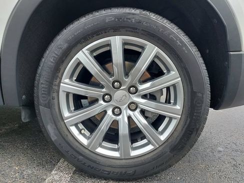 Used 2023 Cadillac XT4 Premium Luxury FWD image 32