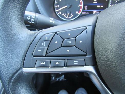 Used 2025 Nissan Sentra SV image 35