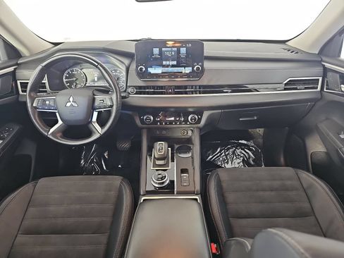 Used 2023 Mitsubishi Outlander SE AWD/4WD image 6