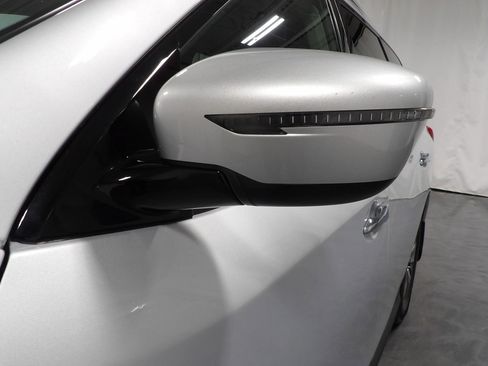 Used 2020 Nissan Pathfinder S FWD image 7
