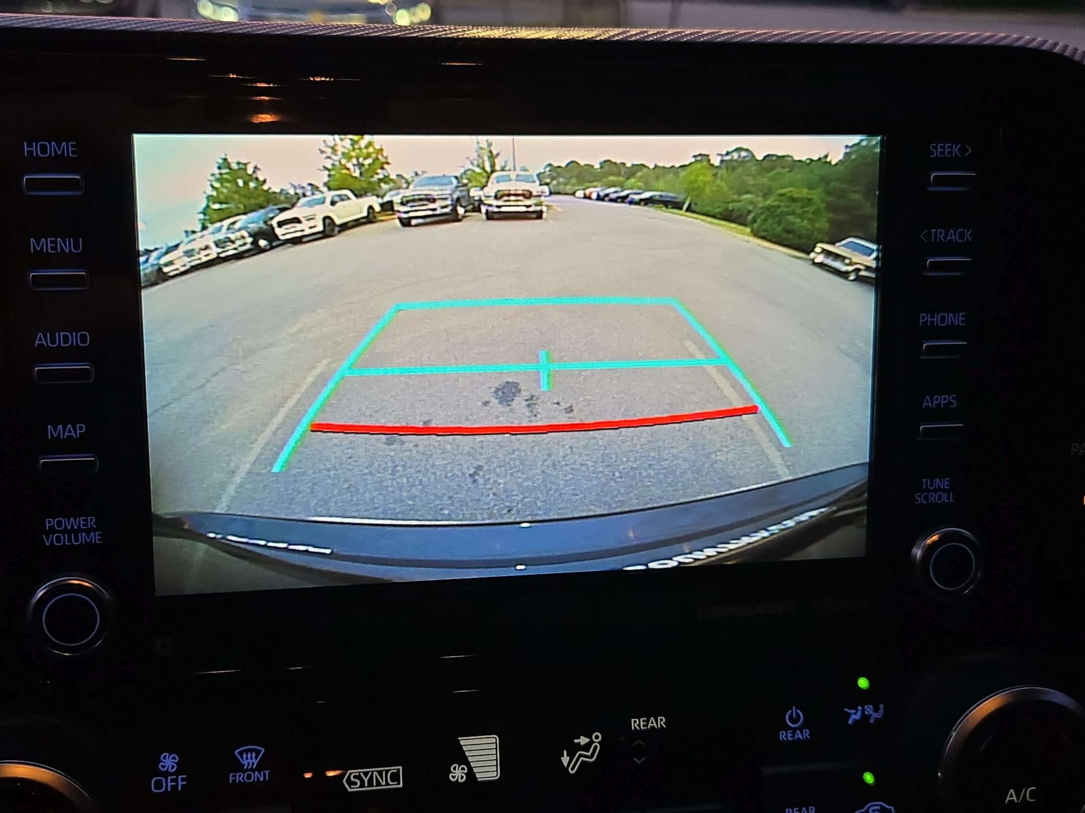 Used 2021 Toyota Highlander XSE FWD image 31