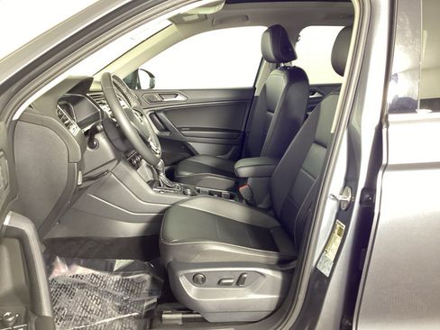 Used 2021 Volkswagen Tiguan SEL w/ 3rd Row Seat Package AWD/4WD image 18