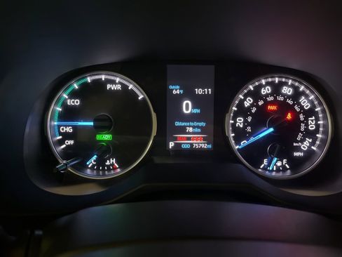 Used 2021 Toyota RAV4 LE image 13