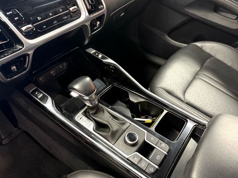 Used 2022 Kia Sorento SX image 19