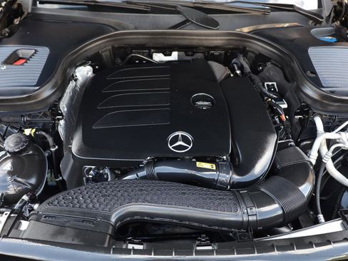 Used 2022 Mercedes-Benz GLC 300 4MATIC image 11