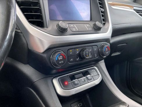 Used 2020 GMC Acadia SLE FWD image 29
