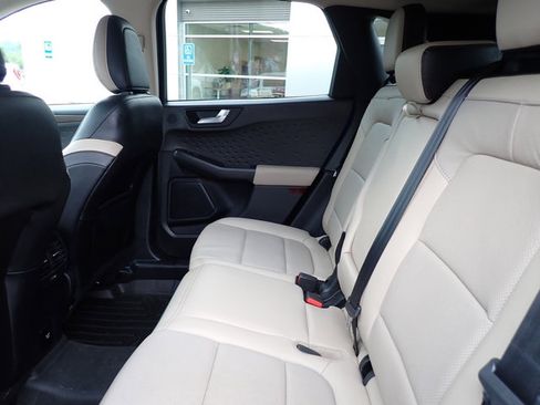 Used 2020 Ford Escape Titanium AWD/4WD image 18