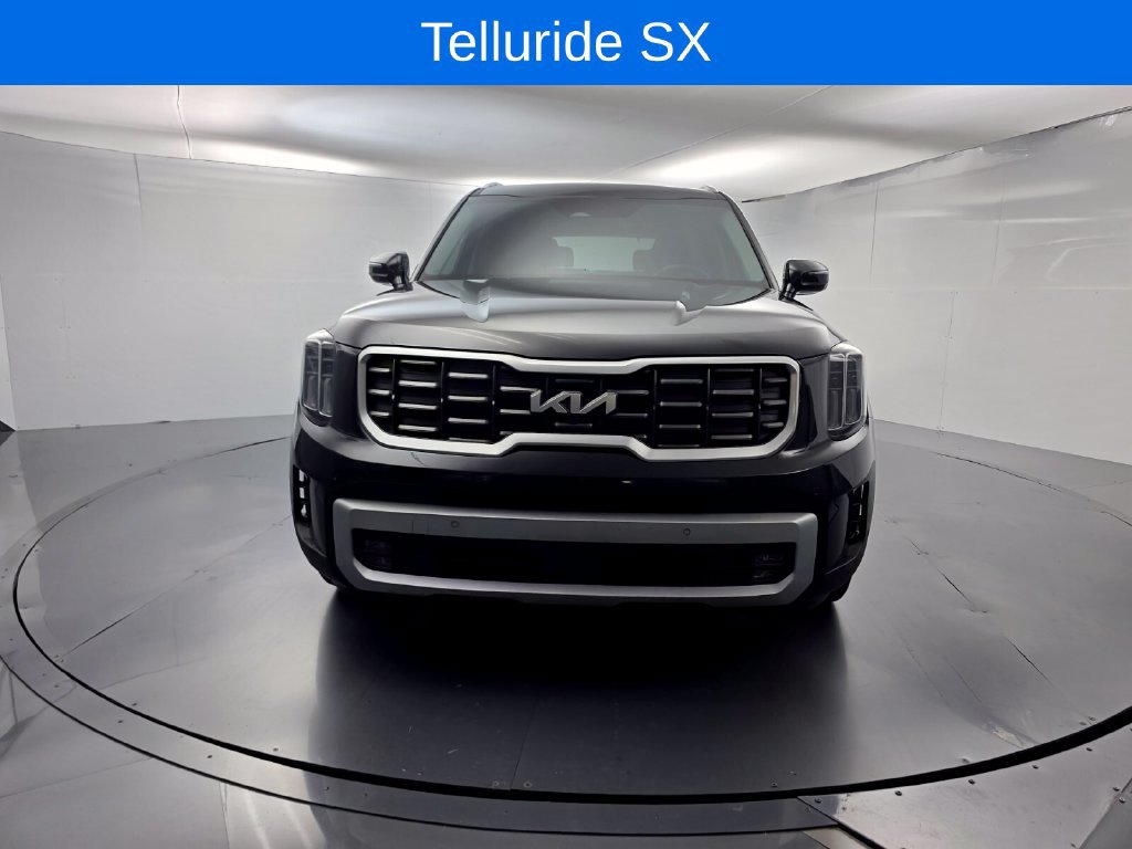 Used 2024 Kia Telluride SX FWD image 2