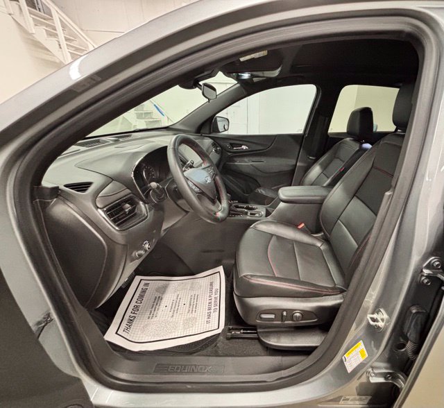 Used 2023 Chevrolet Equinox RS w/ RS Leather Package FWD image 22