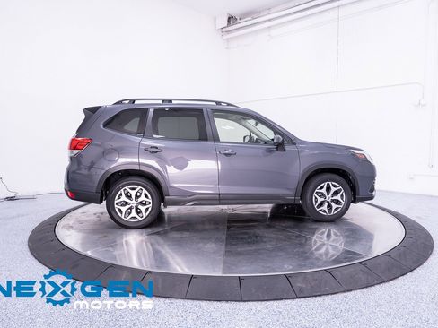 Used 2024 Subaru Forester Premium image 35