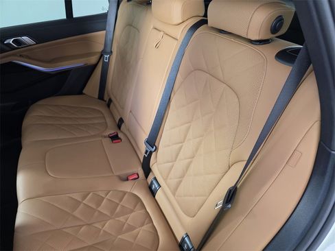 Used 2025 BMW X5 xDrive40i w/ M Sport Package image 16