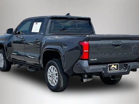 Used 2025 Toyota Tacoma SR5 AWD/4WD image 4