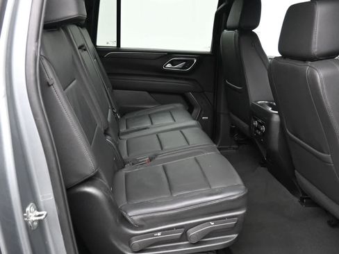 Used 2024 Chevrolet Suburban LT image 12