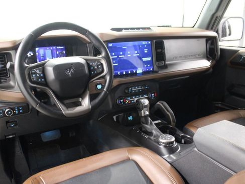 Used 2024 Ford Bronco Outer Banks w/ Sasquatch Package AWD/4WD image 4
