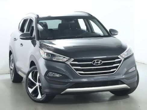 Used 2018 Hyundai Tucson Value w/ Cargo Package image 2