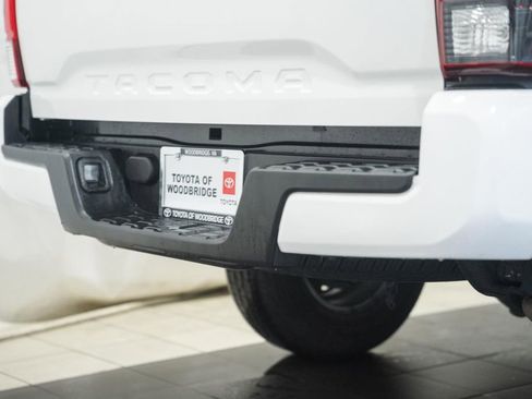 Used 2022 Toyota Tacoma SR w/ SR Convenience Package RWD image 7
