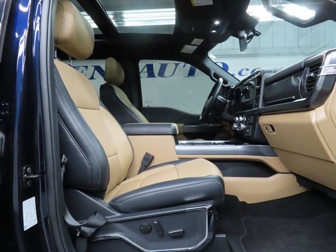 Used 2024 Ford F250 Lariat w/ Black Appearance Package image 31