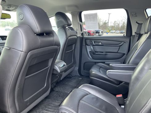 Used 2017 Chevrolet Traverse LT image 11