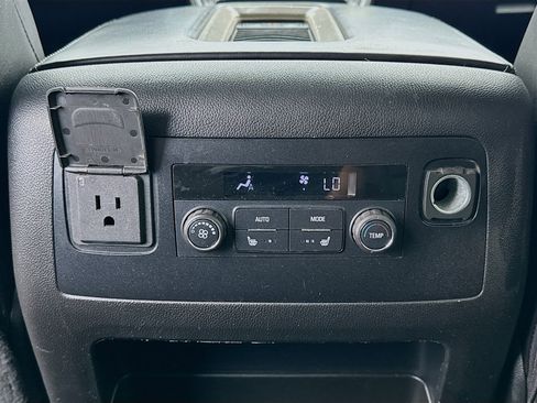 Used 2020 GMC Yukon XL Denali image 16