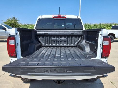 New 2026 GMC Canyon AT4 AWD/4WD image 9