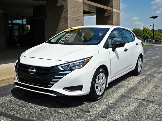 Used 2025 Nissan Versa S w/ Trunk Package FWD image 3