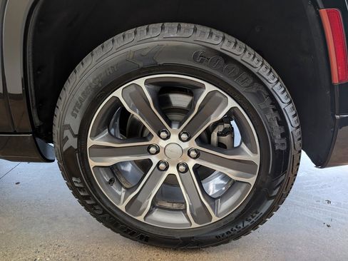 Used 2022 Jeep Grand Wagoneer Series I image 8