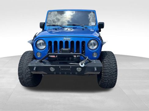 Used 2015 Jeep Wrangler Unlimited Rubicon w/ Connectivity Group AWD/4WD image 9