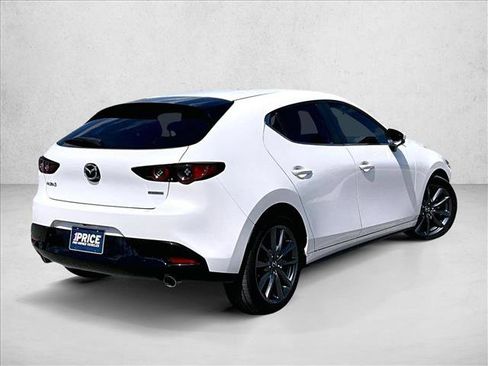 Used 2019 MAZDA MAZDA3 Hatchback image 2