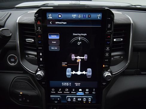 New 2026 RAM 2500 Laramie AWD/4WD image 25