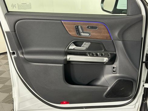 Used 2023 Mercedes-Benz EQB 300 4MATIC w/ Exclusive Package image 37