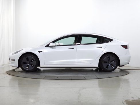 Used 2023 Tesla Model 3 Standard Range image 5