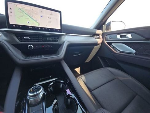 Used 2025 Ford Explorer Platinum w/ Ultimate Package image 29