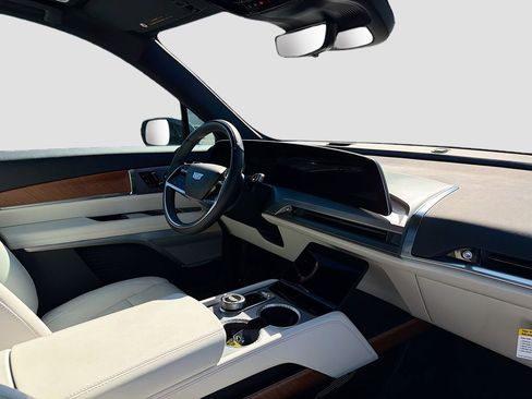 New 2026 Cadillac Vistiq Luxury AWD/4WD image 31