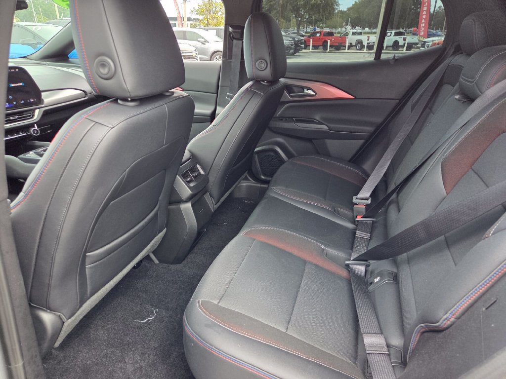 Certified 2025 Chevrolet Equinox EV RS FWD image 17