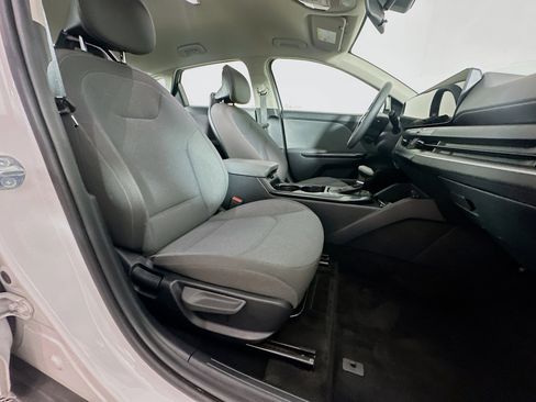 Used 2025 Kia K4 FWD image 29