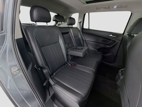 Certified 2023 Volkswagen Tiguan SE w/ Panoramic Sunroof Package image 28