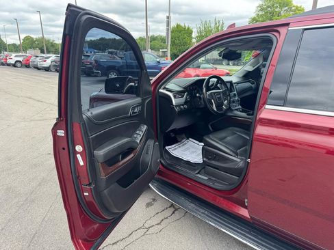 Used 2019 GMC Yukon XL SLT AWD/4WD image 17