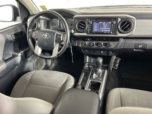 Used 2016 Toyota Tacoma SR5 w/ SR5 Appearance Package (SN) image 11