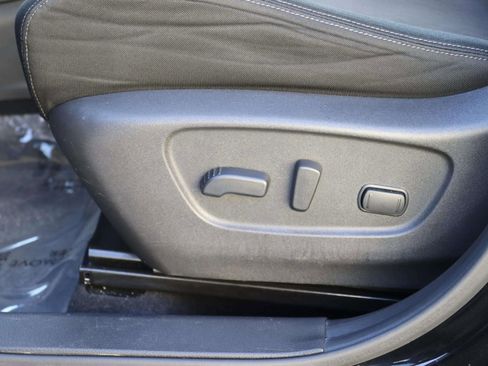 Used 2019 Nissan Rogue SV w/ Premium Package image 18