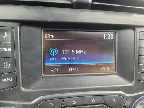 Used 2015 Ford Fusion SE image 25