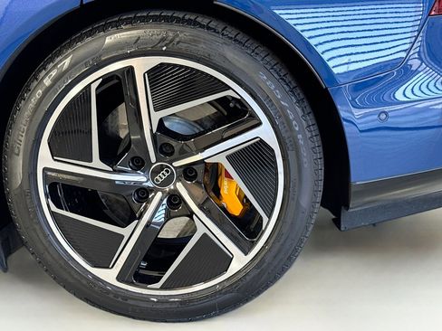 Used 2024 Audi RS e-tron GT w/ Carbon Performance Package AWD/4WD image 28