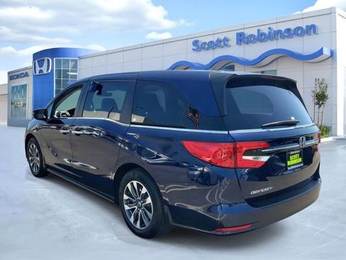 Certified 2024 Honda Odyssey EX-L image 3