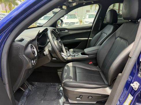 Used 2022 Alfa Romeo Stelvio Ti AWD/4WD image 11