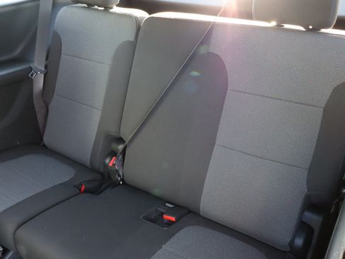 Used 2023 Chevrolet Traverse LT FWD image 33