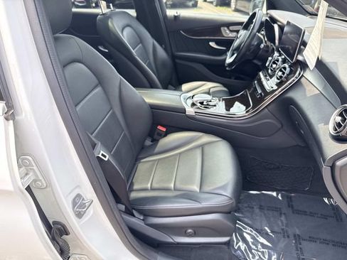 Used 2019 Mercedes-Benz GLC 300 4MATIC image 9