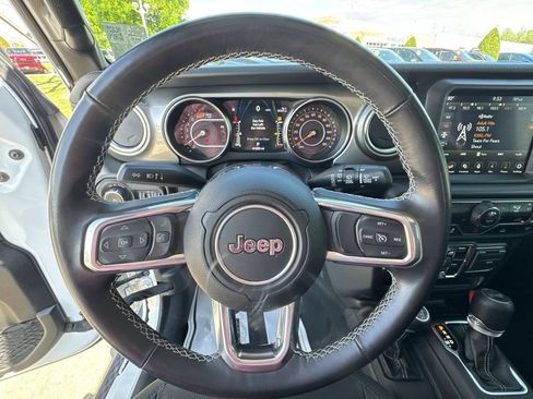 Used 2022 Jeep Wrangler Unlimited Sahara AWD/4WD image 14