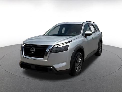 Used 2025 Nissan Pathfinder SV FWD image 7