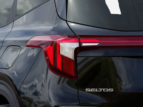 New 2026 Kia Seltos LX image 11