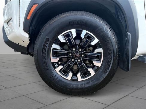 Certified 2022 Nissan Frontier PRO-4X image 11