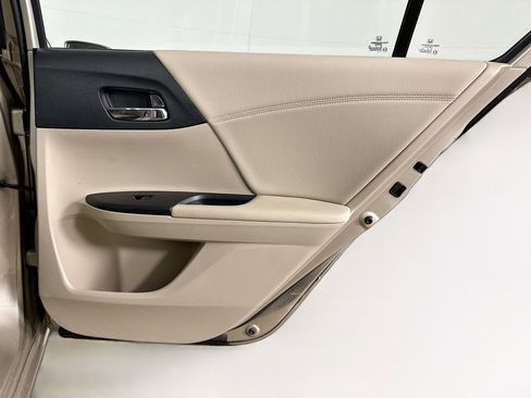 Used 2016 Honda Accord EX-L image 31